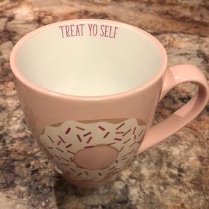 Donut mug! Treat Yo Self - great condition